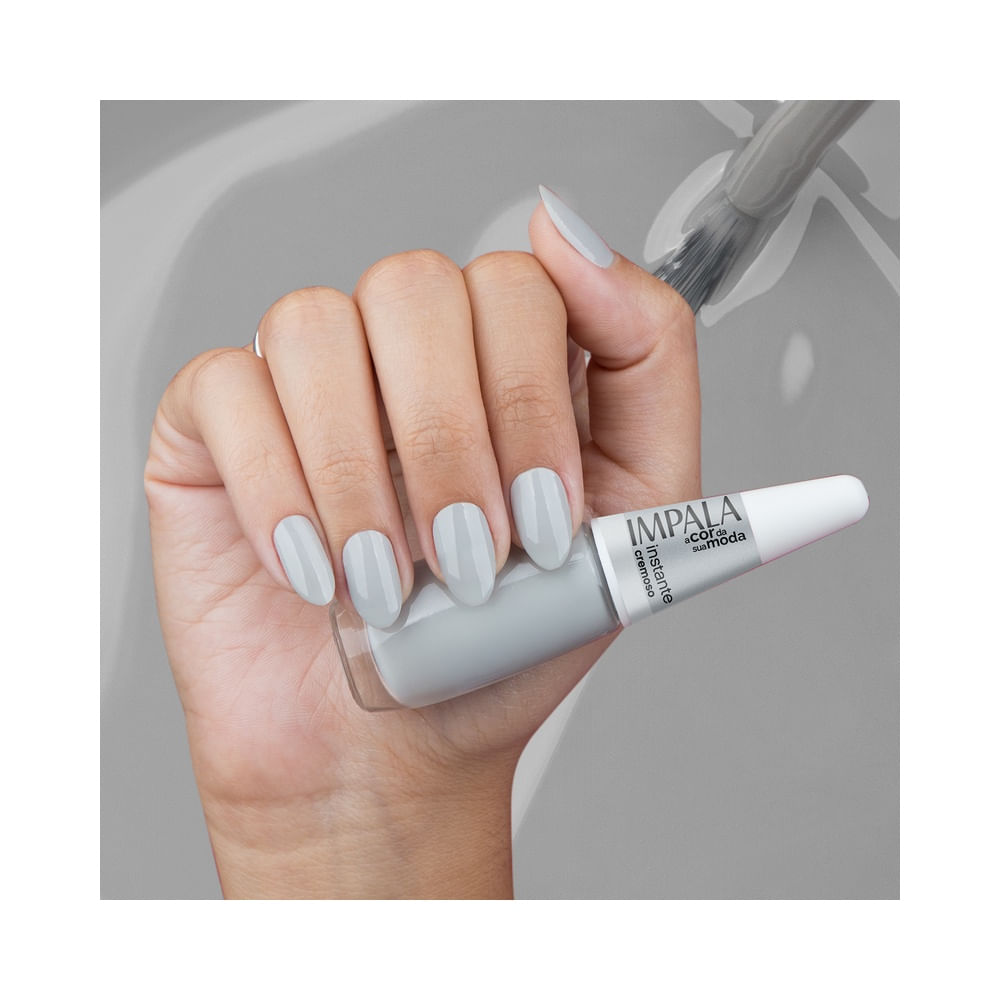 Frasco de Esmalte Impala A Cor da Sua Moda Instante em fundo branco